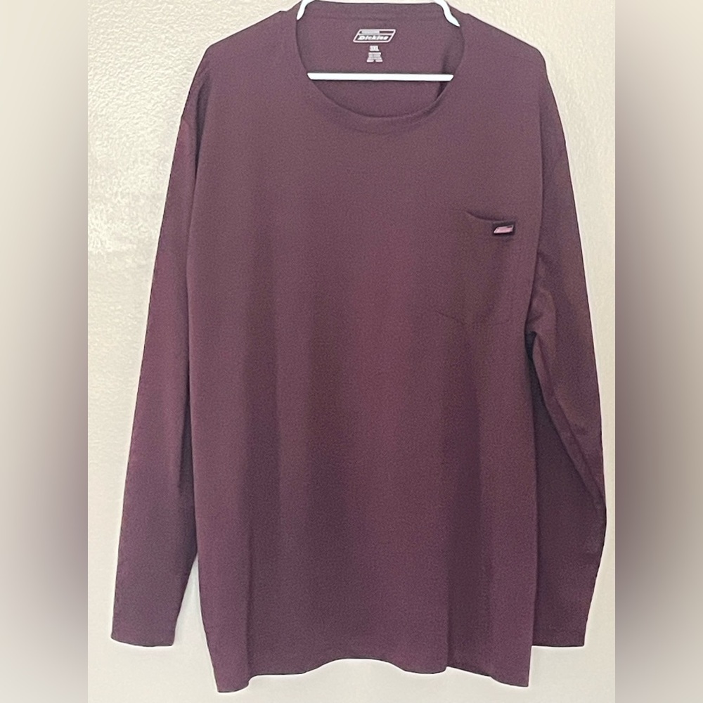 Men's Cooling Long Sleeve Pocket T-shirt.